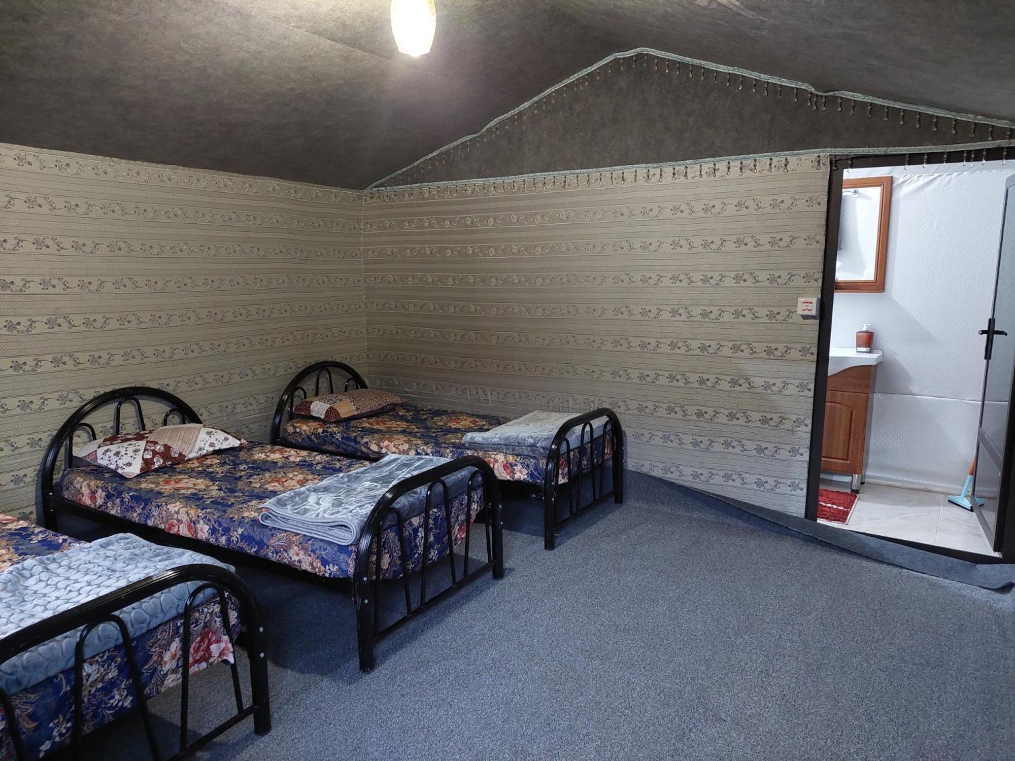 Wadi Rum Oryx Hostel & Tours Oda fotoğraf